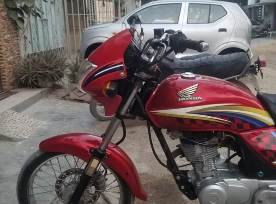 Honda Deluxe 125 sale in karachi 03332781401